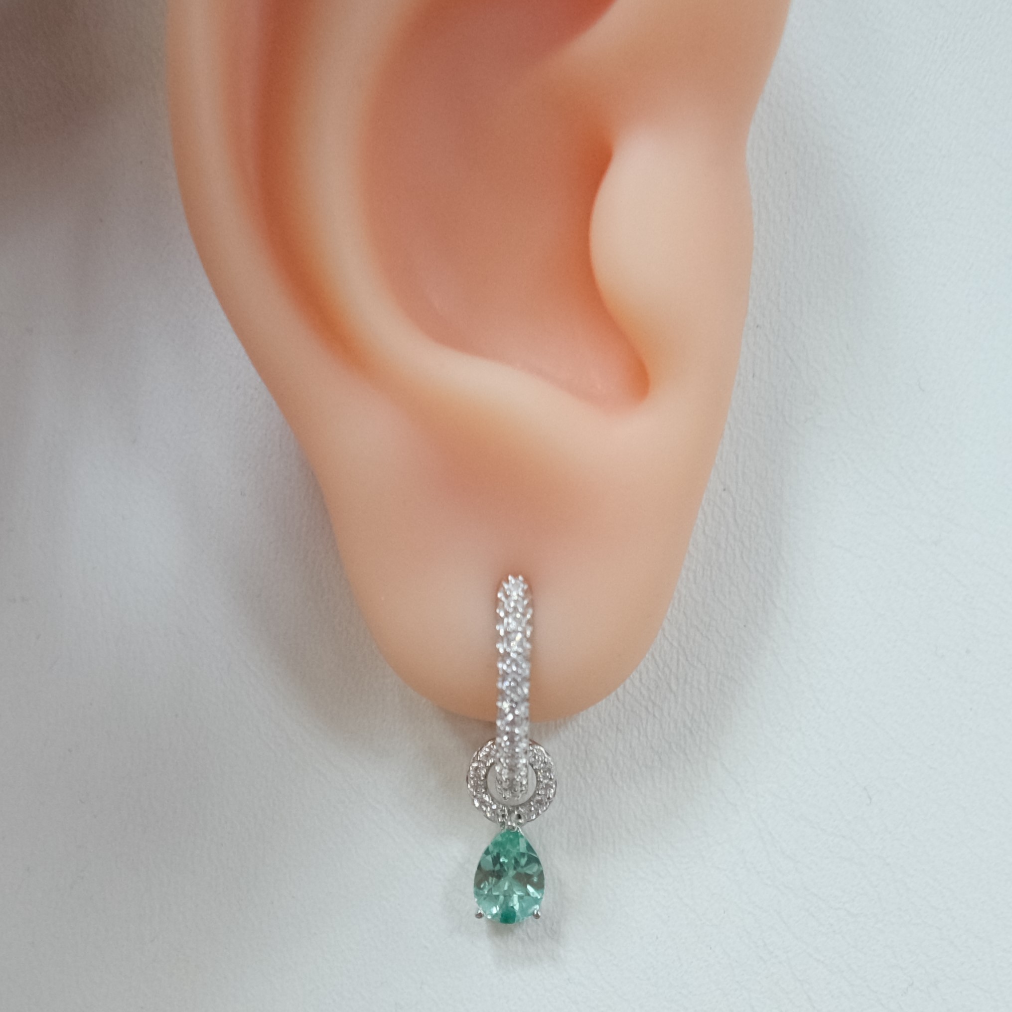 Серебряные серьги с апатитами